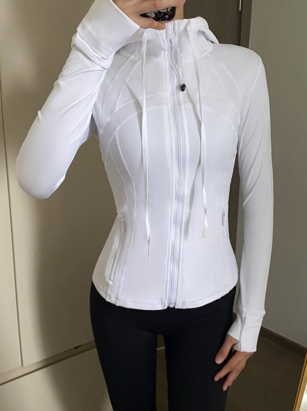 Moteriška gobtuvuotos jogos striukė pavasariui, ilgomis rankovėmis, vienos spalvos raštas, nailonas su 75% Spandex, be pamušalo, skirta jogai ir bėgiojimui