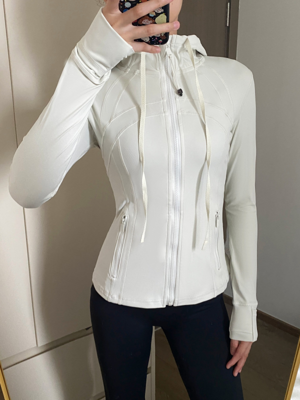 Moteriška gobtuvuotos jogos striukė pavasariui, ilgomis rankovėmis, vienos spalvos raštas, nailonas su 75% Spandex, be pamušalo, skirta jogai ir bėgiojimui