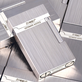 Metāla kerosēna aizdedzinātājs ar sānu slīdēšanas dizainu; atkārtoti lietojams; nav vēja izturīgs; logotipa drukāšana pieejama.