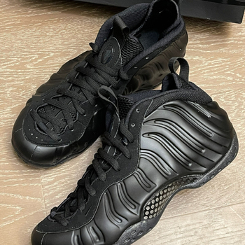 Férfi kosárlabda cipő légpárnázással, magas szárú, bőr felsőrész, gumi talp, fűzővel záródó