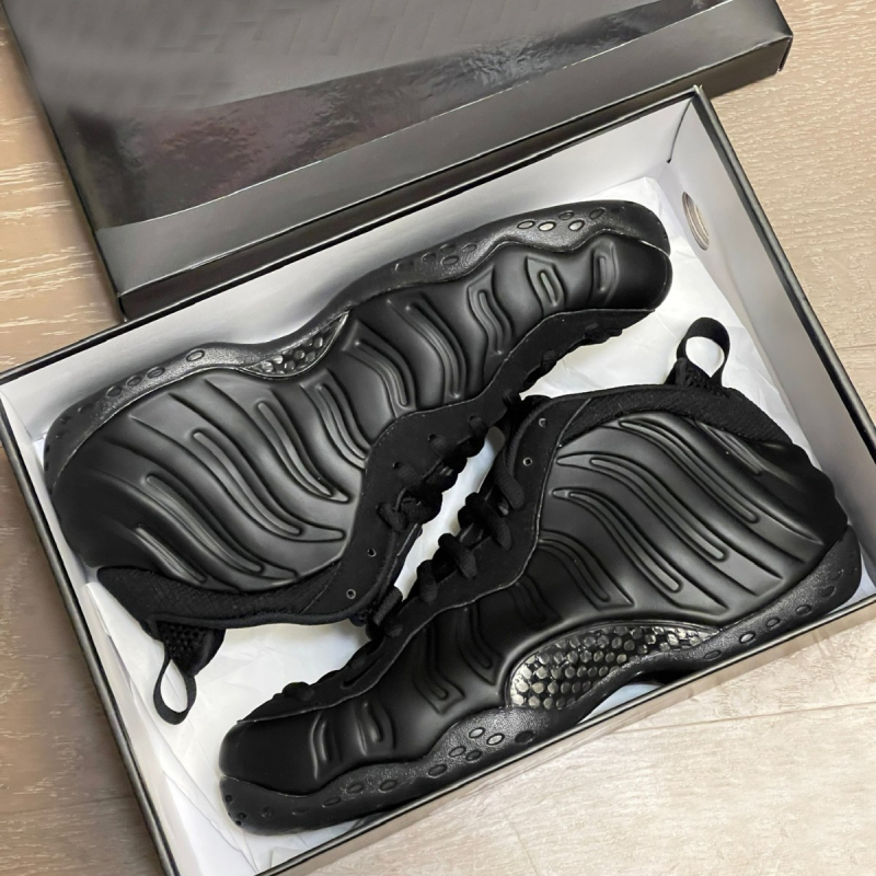 Férfi kosárlabda cipő légpárnázással, magas szárú, bőr felsőrész, gumi talp, fűzővel záródó