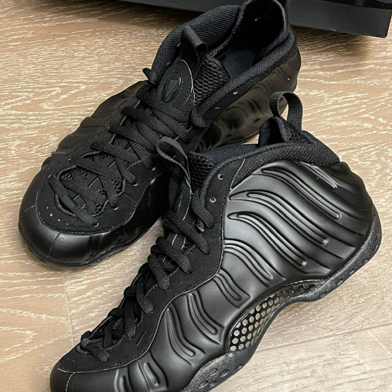 Férfi kosárlabda cipő légpárnázással, magas szárú, bőr felsőrész, gumi talp, fűzővel záródó