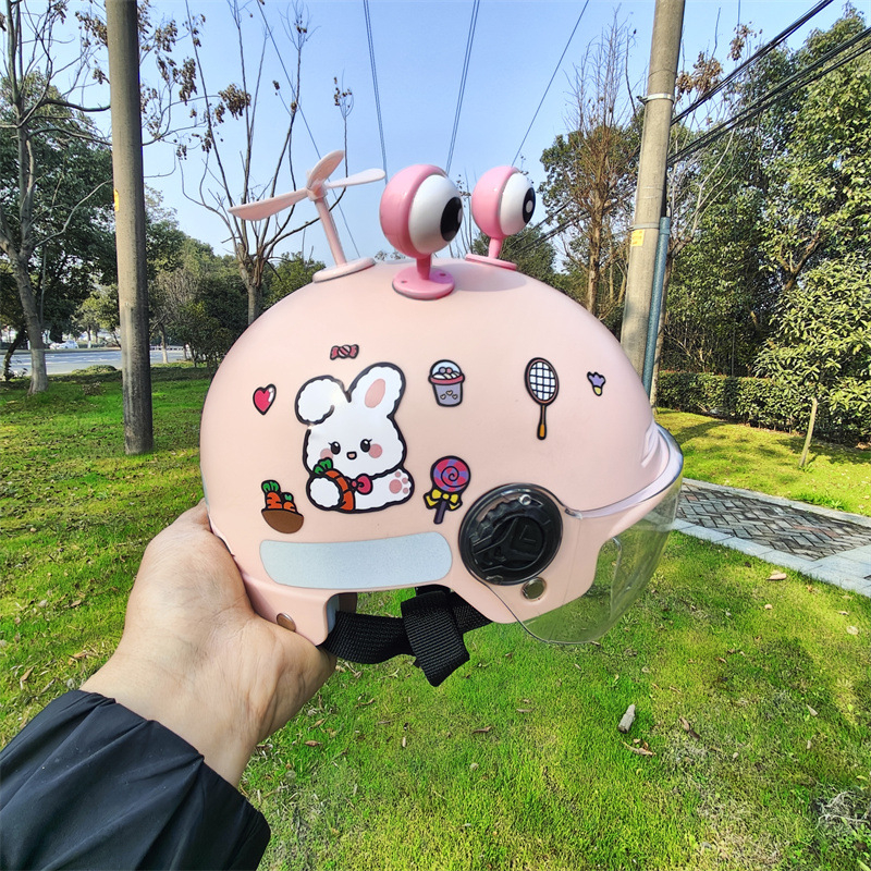 Cască pentru copii (ABS, tip semicască, certificat 3C) pentru vârsta 3–8 ani, potrivită pentru trotinete electrice și biciclete, utilizare în toate anotimpurile.