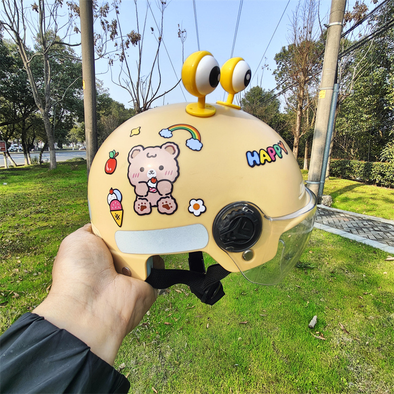 Cască pentru copii (ABS, tip semicască, certificat 3C) pentru vârsta 3–8 ani, potrivită pentru trotinete electrice și biciclete, utilizare în toate anotimpurile.