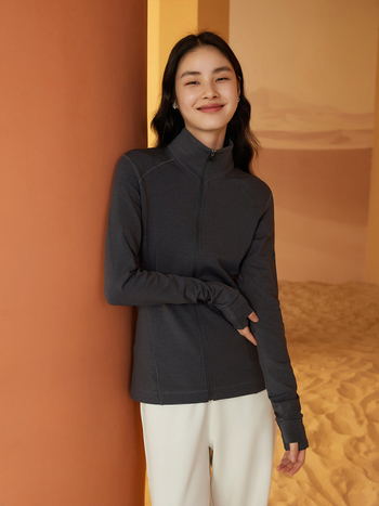 Naiste termo sportlik jakk — kits lõige, poolkõrge kaelus, lukk, paks soojus, regenereeritud tselluloosi kiud