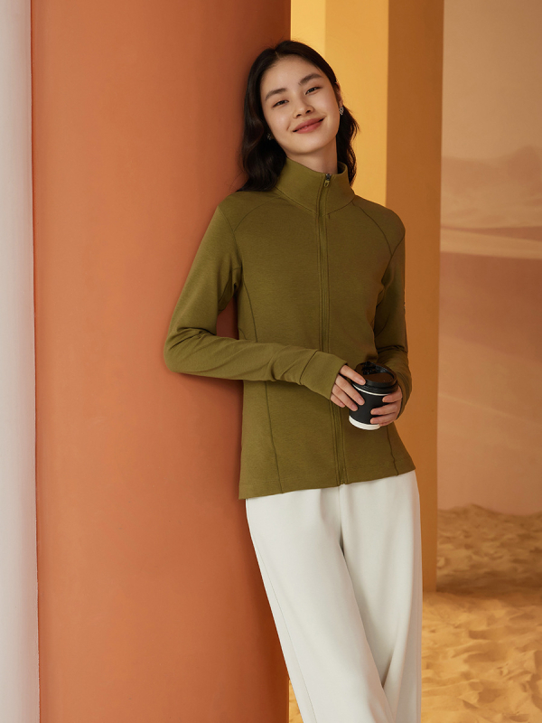 Naiste termo sportlik jakk — kits lõige, poolkõrge kaelus, lukk, paks soojus, regenereeritud tselluloosi kiud