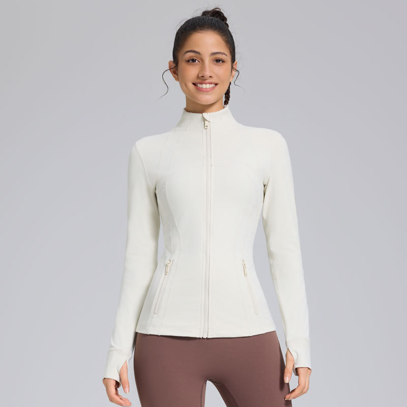 Jogos švarkas žiemai — Slim-Fit, stovinti apykaklė, ilgos rankovės, kvėpuojantis nailono mišinys (87% nailonas) su 13% spandekso pamušalu