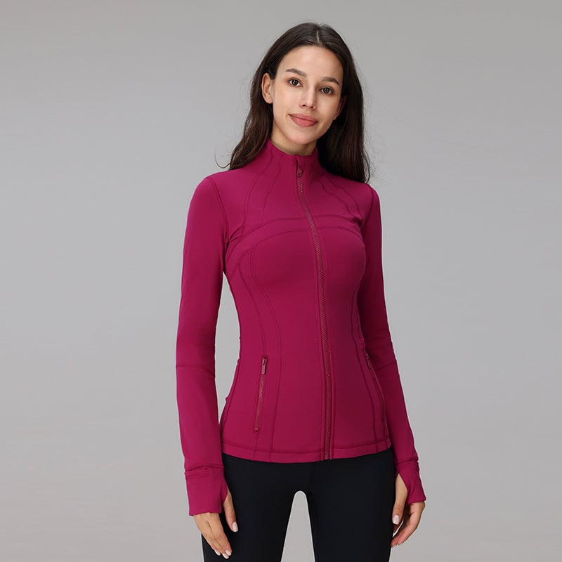 Jogos švarkas žiemai — Slim-Fit, stovinti apykaklė, ilgos rankovės, kvėpuojantis nailono mišinys (87% nailonas) su 13% spandekso pamušalu