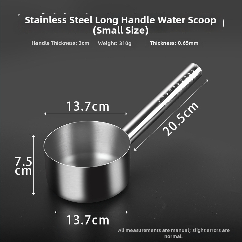 Nerezová oceľová lyžica s dlhým držadlom – na polievanie rastlín, polievku a miešanie; dvojité využitie v kuchyni a na záhrade