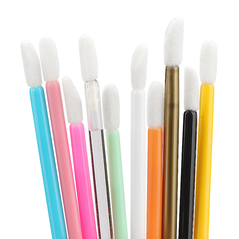 Meigiharja nylonharjastega, karbi-taolise pakendi disain, plastikkäepide, kaasaskantav, 100-osaline komplekt.