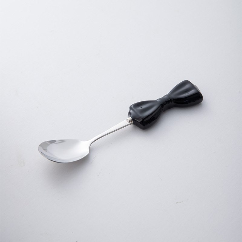 Set pribora za stolnu prehranu: nož, vilica i žlica od 304 nehrđajućeg čelika, ogledno poliranje, ručna izrada i prilagodljivost, jednostavan sladak stil