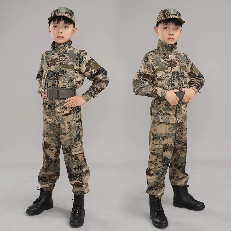 Treniruotės uniforma su kamufliažu, atspari vandeniui, iš cheminių pluoštų mišinio; vaikams, unisex, pavasaris–vasara–ruduo