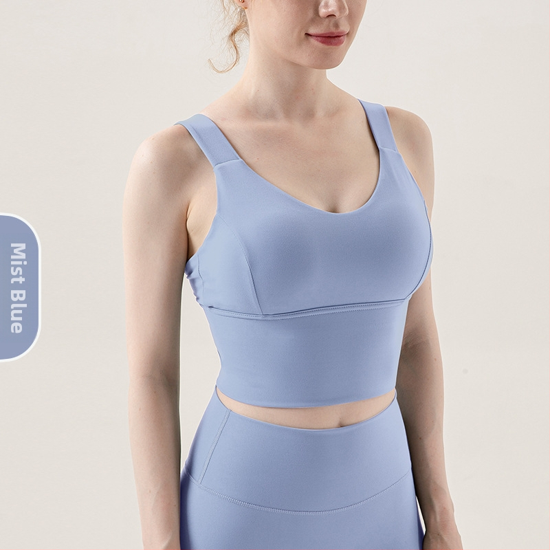 Sportinė liemenėlė; push-up ir atsparus smūgiams; 3/4 puodeliai; vidutinio puodelio forma; pagrindinė medžiaga 75% nailonas, pamušalas 25% spandeks