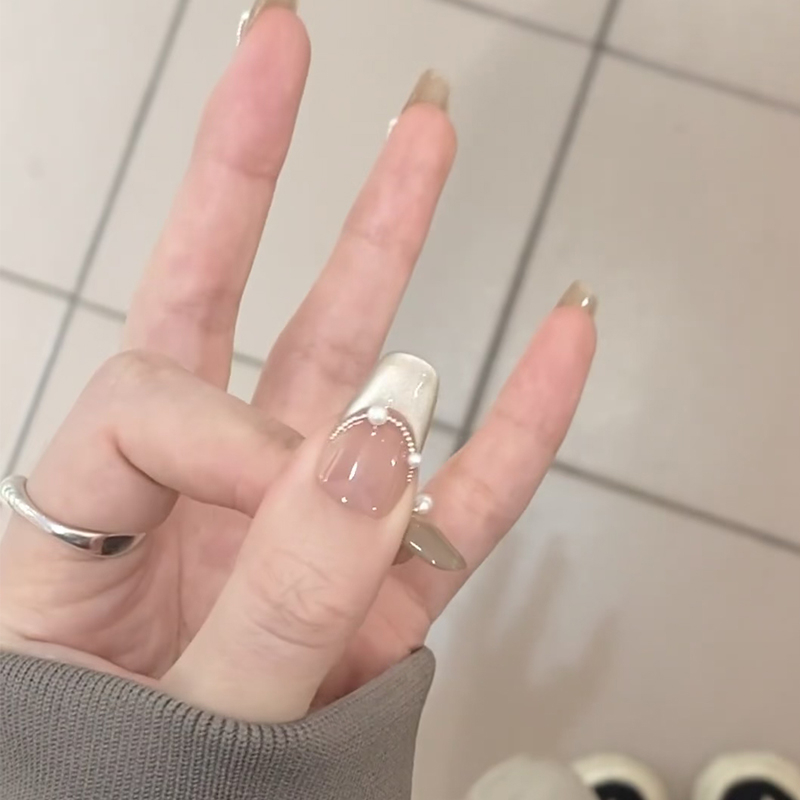 Rankų darbo plastikiniai nagų lipdukai — katės akies efektas, prancūziškas perlų dizainas, 10 vnt. komplektas