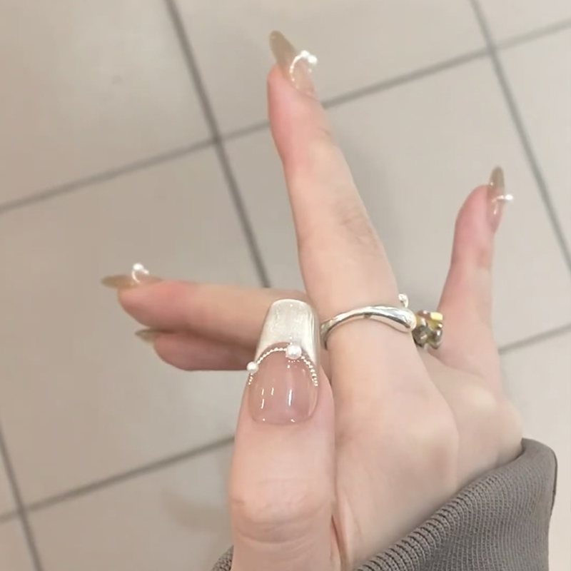 Rankų darbo plastikiniai nagų lipdukai — katės akies efektas, prancūziškas perlų dizainas, 10 vnt. komplektas