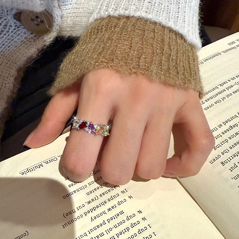 Nastaviteľný prsteň, striebro 925, tvar slzy, kryštálové vsadenie, kamene v tvare hrušky 3x5 mm