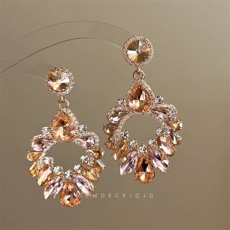 Damske naušnice od legure s elektroplatom; oblici: srce, geometrijski, životinje; stil: hladan vjetar; za žene