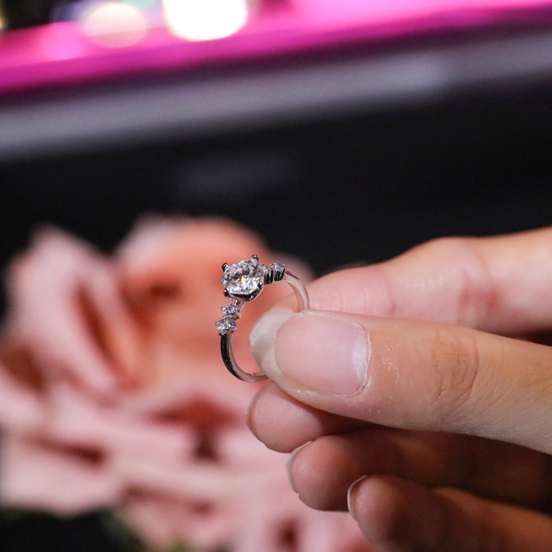 Ženski prsten s moissanitom u stilu zvjezdanog neba, 0,5–1 ct, srebro 925 s premazom, GTRS