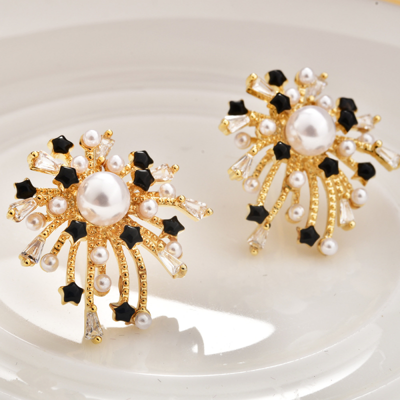 Naušnice od bakrene baze s pravim zlatnim premazom, geometrijski oblik, model R0783