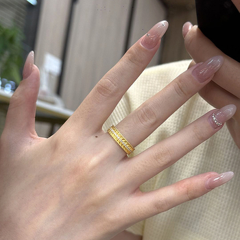 Βραχιόλι με γεωμετρικό σχέδιο, μοισσανίτης, μικροενθέσεις (Υλικό: μοισσανίτης; Στυλ: γεωμετρικό; Διαδικασία επεξεργασίας: μικροενθέσεις; Κατηγορία: βραχιόλι; Στόχος: γυναίκες)