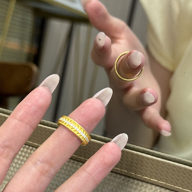 Βραχιόλι με γεωμετρικό σχέδιο, μοισσανίτης, μικροενθέσεις (Υλικό: μοισσανίτης; Στυλ: γεωμετρικό; Διαδικασία επεξεργασίας: μικροενθέσεις; Κατηγορία: βραχιόλι; Στόχος: γυναίκες)