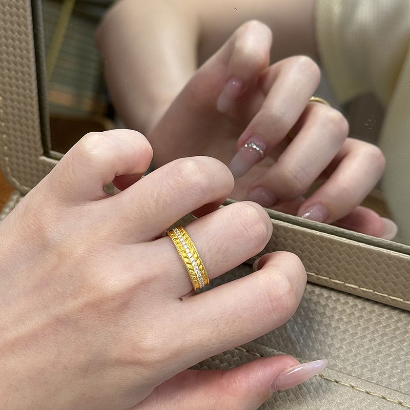 Βραχιόλι με γεωμετρικό σχέδιο, μοισσανίτης, μικροενθέσεις (Υλικό: μοισσανίτης; Στυλ: γεωμετρικό; Διαδικασία επεξεργασίας: μικροενθέσεις; Κατηγορία: βραχιόλι; Στόχος: γυναίκες)