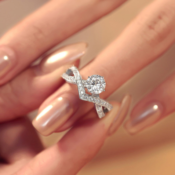 Moissanite gyűrű ezüstös bevonattal, V-alakú vonal, 1 karát, 8 szív 8 nyíl, nőknek