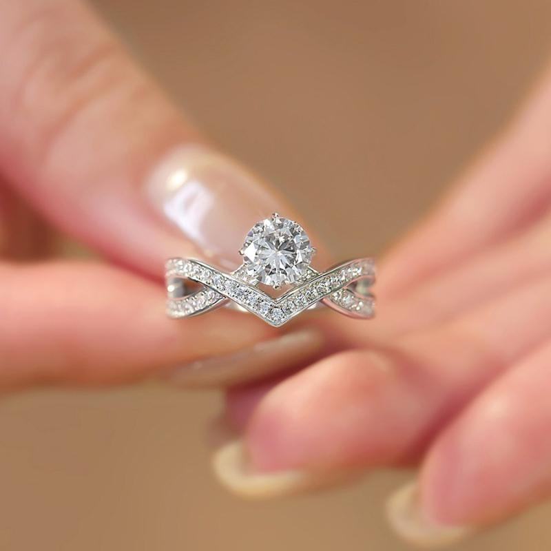 Moissanite gyűrű ezüstös bevonattal, V-alakú vonal, 1 karát, 8 szív 8 nyíl, nőknek