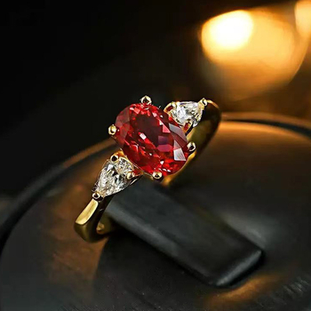 Baojiali háromkő gyűrű, szintetikus rubin, réz bevonattal, geometriai dizájn, gyémántos felület, nőknek szánt kézre való ékszer