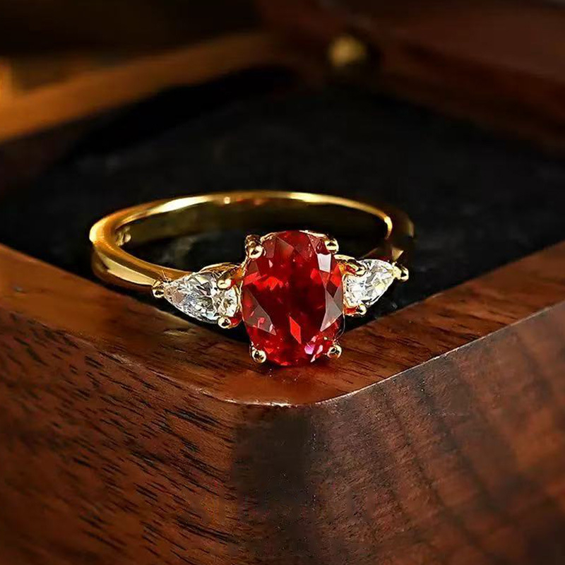 Baojiali háromkő gyűrű, szintetikus rubin, réz bevonattal, geometriai dizájn, gyémántos felület, nőknek szánt kézre való ékszer