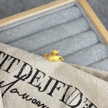 Állítható gyűrű gyémánt beültetéssel, motivum áldás, geometriális stílus, könnyed luxus, elektroplatolás