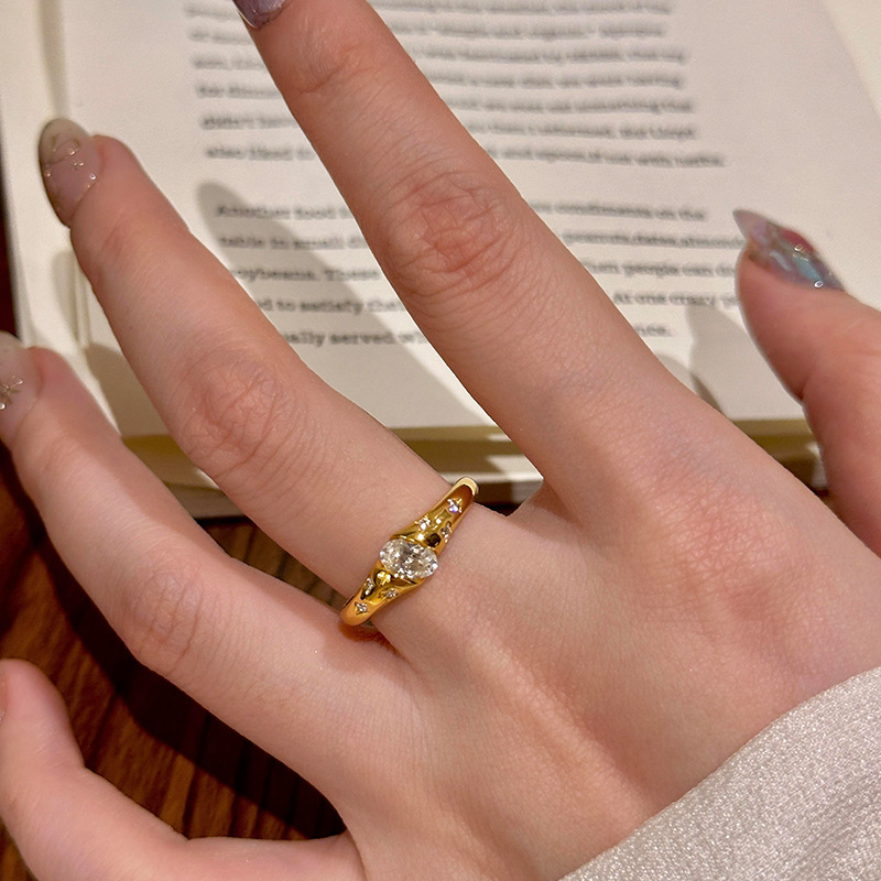 Réz gyűrű geometriai minimalist design nőknek, elektroplattolt felülettel