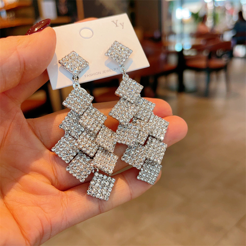 Fülbevalók – koreai stílus, 3D geometriai forma, kevert anyagok, electroplating bevonat, Holy Carley márka