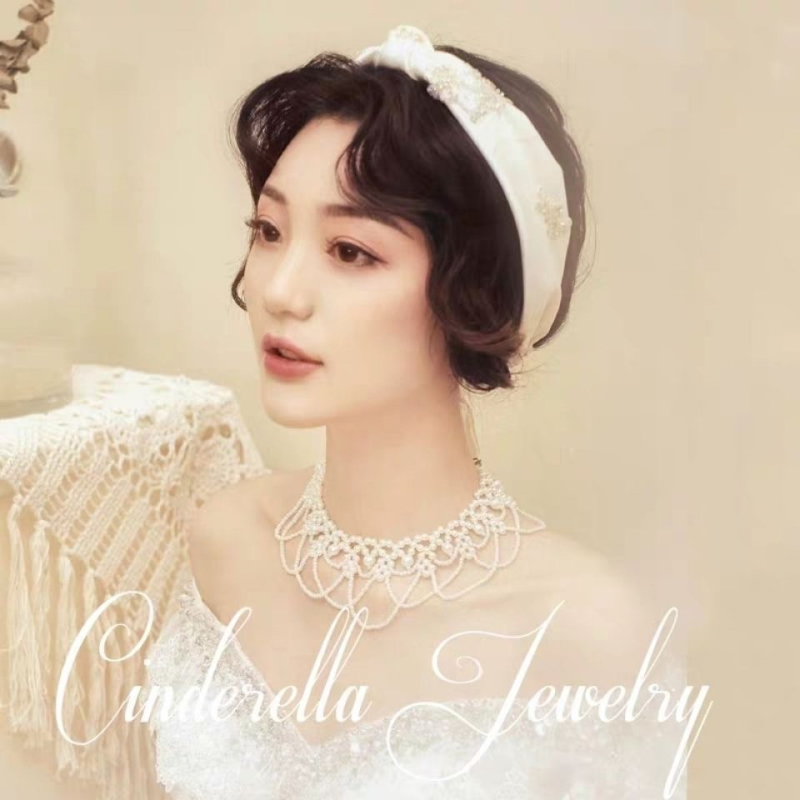 Kötött kivágott nyaklánc gyöngyökkel, bojtokkal és hullámos élű kulcscsonti lánccal — testreszabott minták, próba 1-2 nap, tavasz 2023