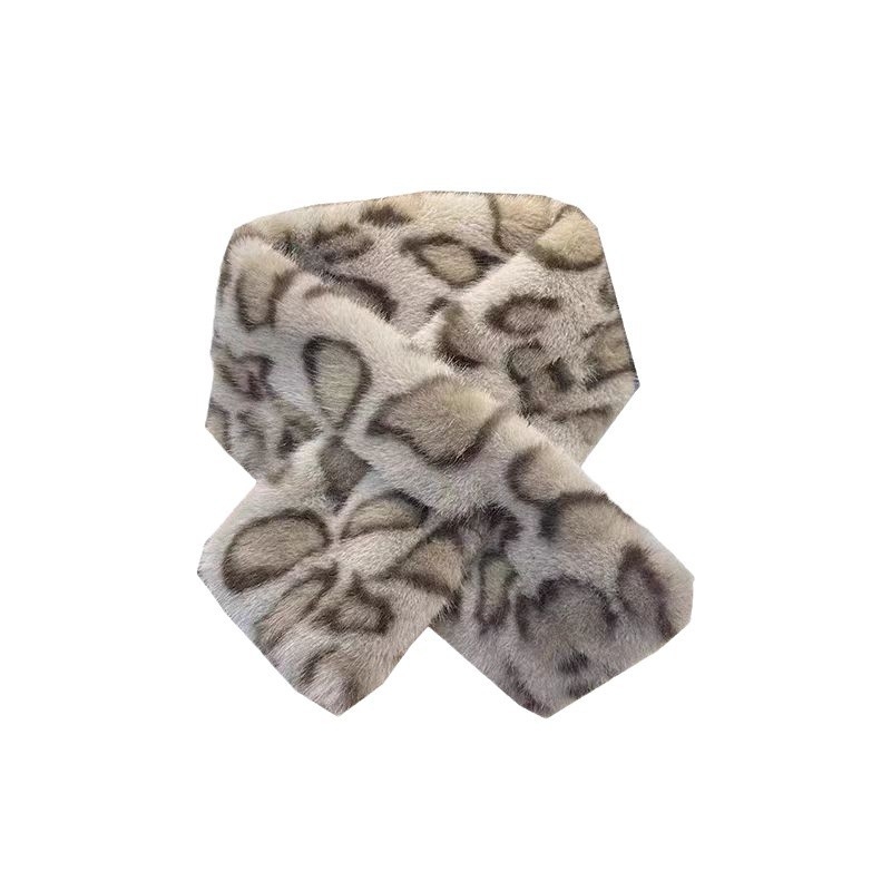 Moterų dirbtinės kailio šalikų ir kepurės komplektas su leopardiniu raštu žiemai