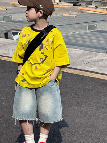 Dječji T‑shirt s digitalnim printom nasmijanog lika na pamuku, okrugli izrez, kratki rukavi, odvlaživanje vlage.