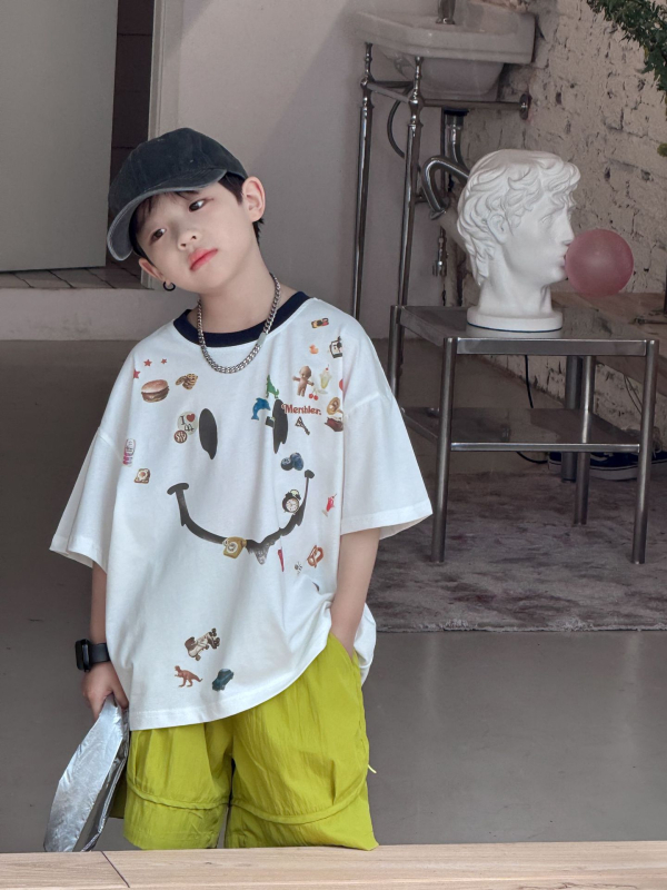 Dječji T‑shirt s digitalnim printom nasmijanog lika na pamuku, okrugli izrez, kratki rukavi, odvlaživanje vlage.