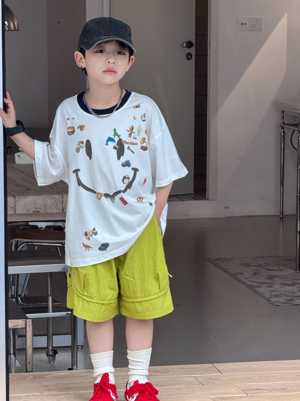 Dječji T‑shirt s digitalnim printom nasmijanog lika na pamuku, okrugli izrez, kratki rukavi, odvlaživanje vlage.