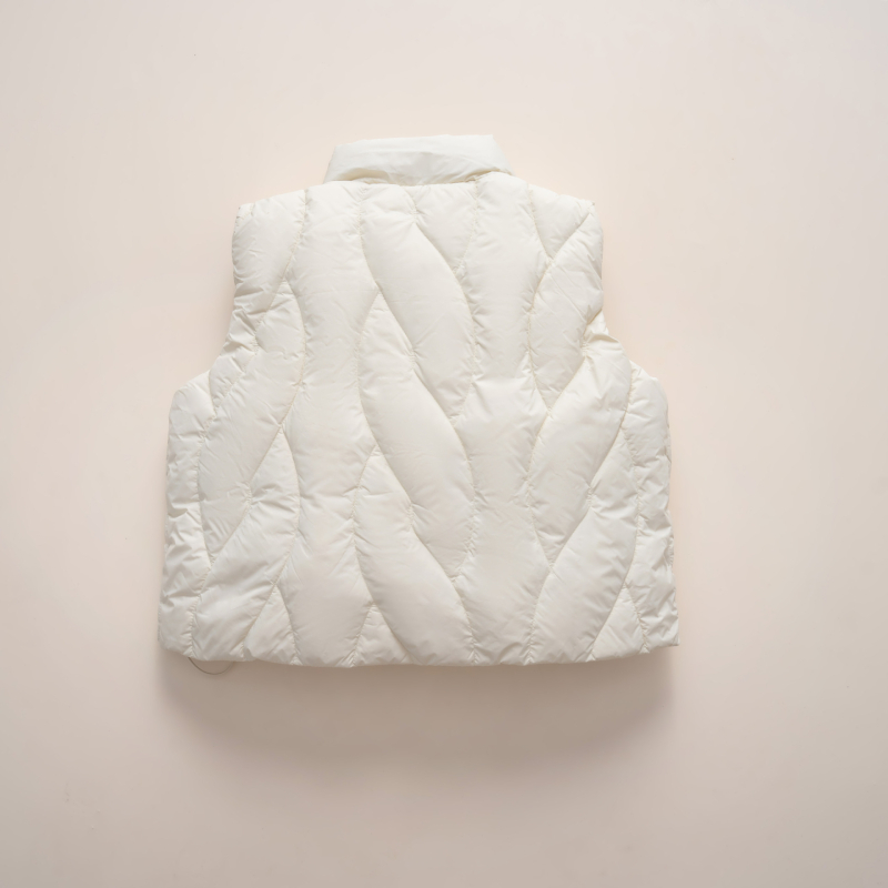 Gyerekeknek szóló pehely mellény álló gallérral, nylon külső és bélés, ujj nélküli, rejtett csattal záródó