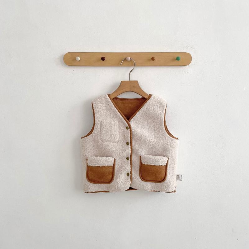 Dječja zimska vest, casual stil, otvoreni prednji dio, debeli poliesterski materijal s poliester podstavom, zatvaranje jednim redom gumba, za uzrast 1–3 godine
