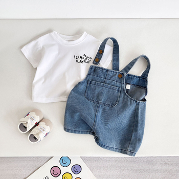 Kūdikių džininis komplektas su šortais ir petnešėlėmis - Korėjos stiliaus, 95% medvilnė, raidžių raštas, pavasaris 2025, unisex