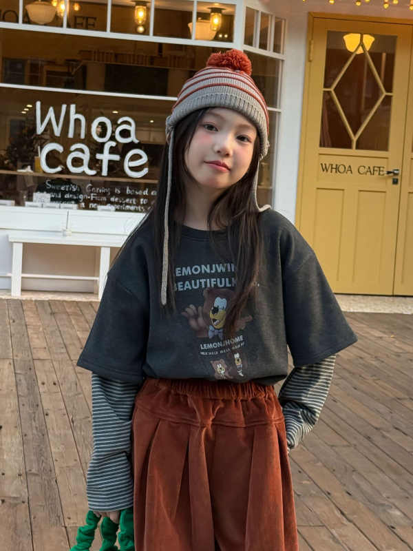 Lányoknak készült fleece pulóver, medve minta, hamis két darabos dizájn, téli melegség, koreai stílus, 80% poliészter, lágyított felület, hosszú ujjú, kapucni nélkül, 8 évesnél idősebb gyerekeknek.