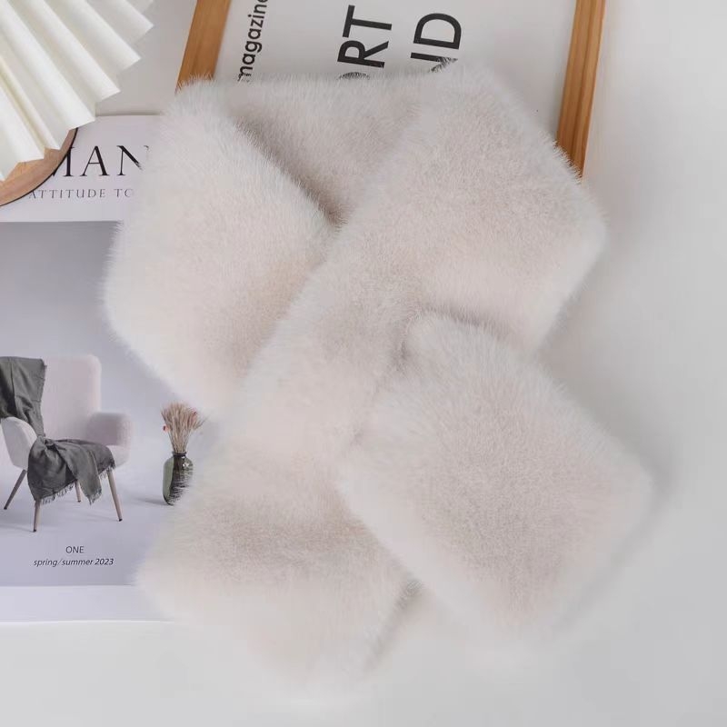 Moterų dirbtinio kailio šalikų ir skrybėlės komplektas su leopardiniu raštu – žieminis kaklo apsivyniojimas