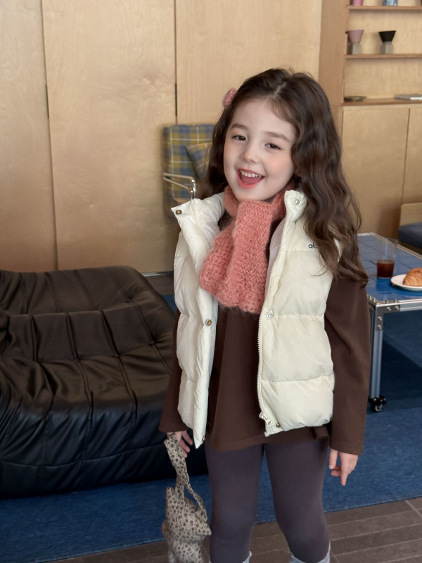 Gyerekeknek szóló pehelymellény, koreai stílus, 86–90% pehely, külső anyag nylon, bélés poliészter