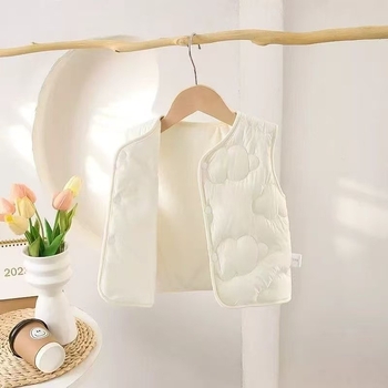 Dječji kardigan-vest bez rukava | Unisex, vanjska tkanina od poliestera s punilom od svile i pamuka, podstava od poliestera, zatvaranje jednim redom gumba, 0–12 mjeseci, zima/proljete/jesen