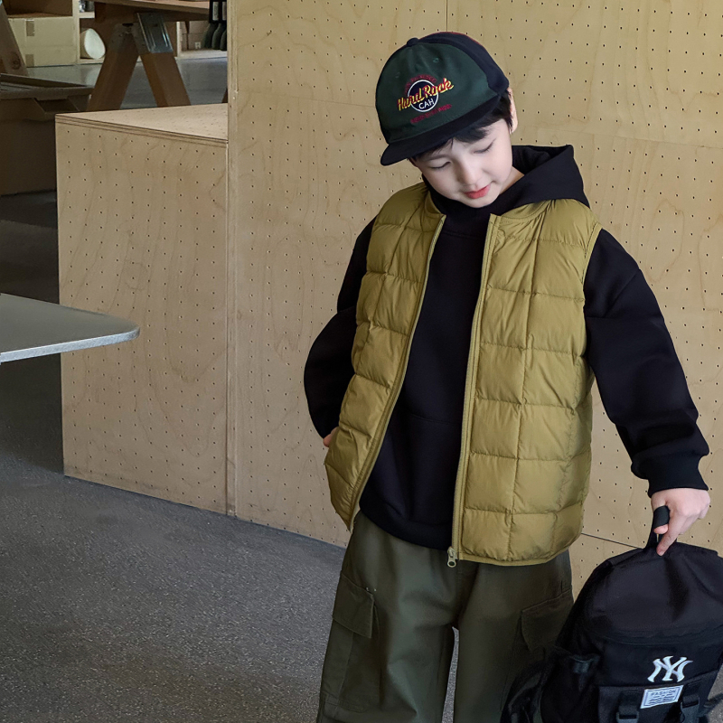 Laste vest talveks, Korea stiilis kardigan, ees lukuga, kapuutsita, ühetone muster, täidis: 80–90% goose down, polüester 95%, sobib 3–8-aastastele