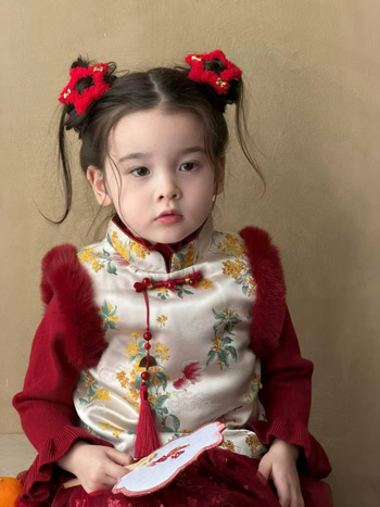 Mergaičių žiemos liemenė su gėlės raštu, poliesterio mišinio audinys