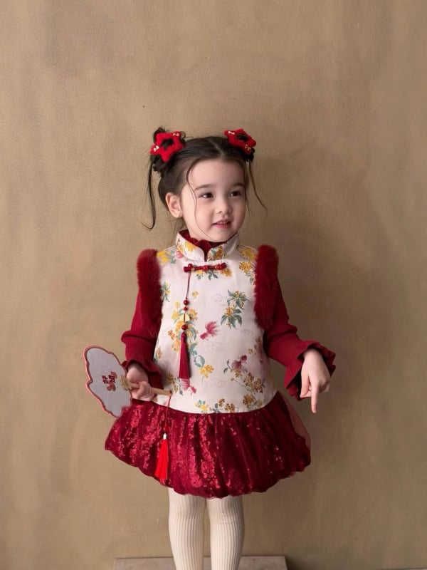 Mergaičių žiemos liemenė su gėlės raštu, poliesterio mišinio audinys