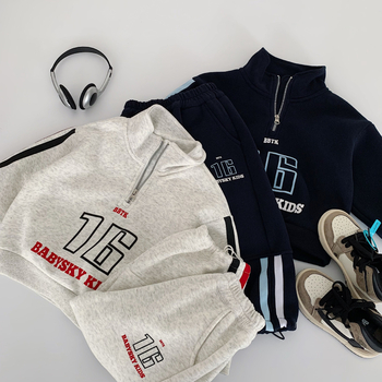 Set din două piese pentru copii din fleece, model litere, bumbac 61,8%, mâneci lungi, fără glugă