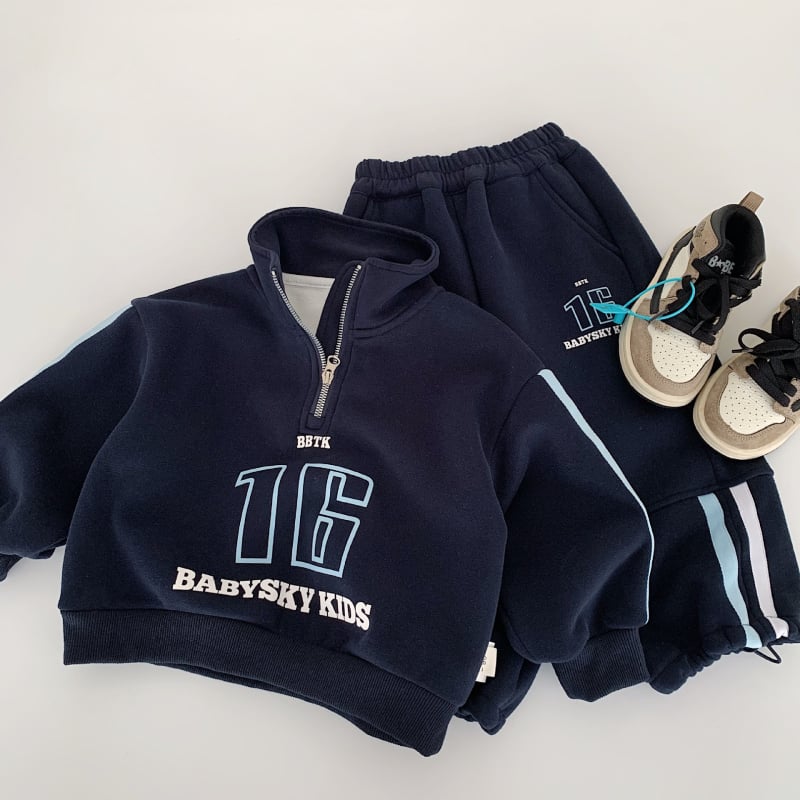 Set din două piese pentru copii din fleece, model litere, bumbac 61,8%, mâneci lungi, fără glugă